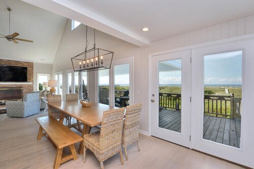 "Love At First Sight" - Oceanfront Home w/ Private Pool, 7 Bedrooms / 5.5 Bathrooms