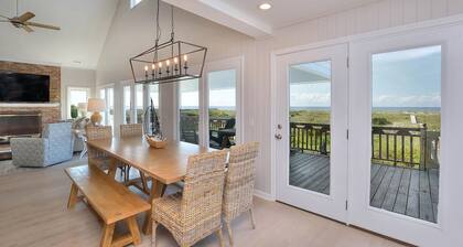 "Love At First Sight" - Oceanfront Home w/ Private Pool, 7 Bedrooms / 5.5 Bathrooms