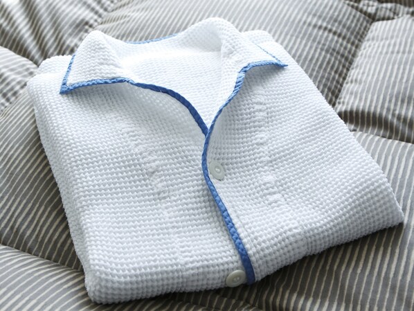 Premium bedding, in-room safe, desk, laptop workspace - Comfort Hotel Matsuyama (Matsuyama)