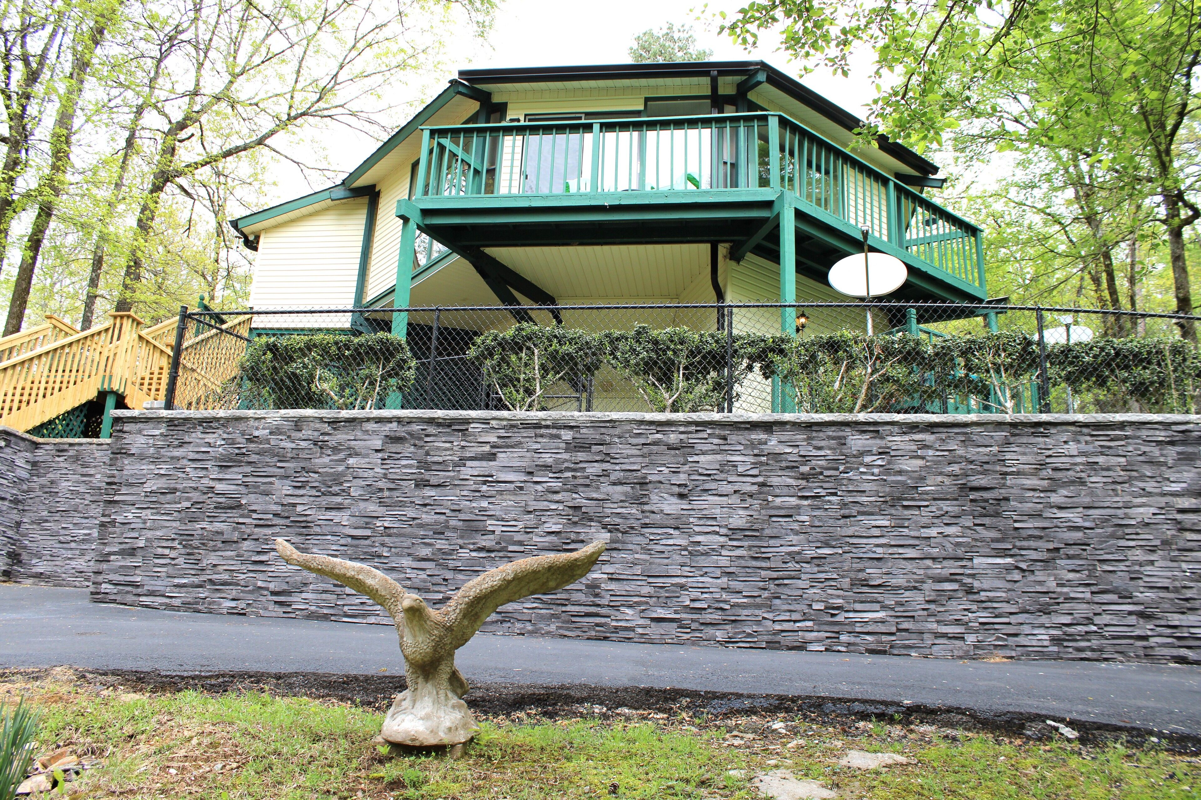 Octagon house nestled in the woods w/ lots of deer, birds, & wildlife