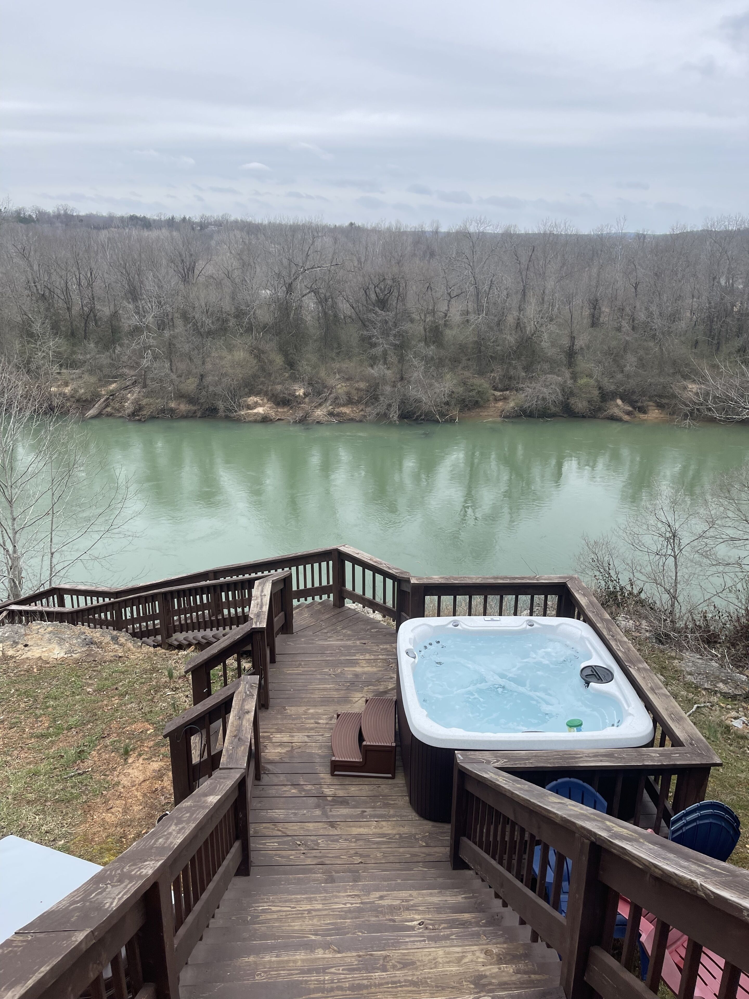 Large Current River Getaway in Doniphan, MO! Hot Tub!