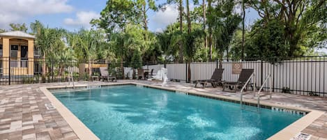 Alberca al aire libre