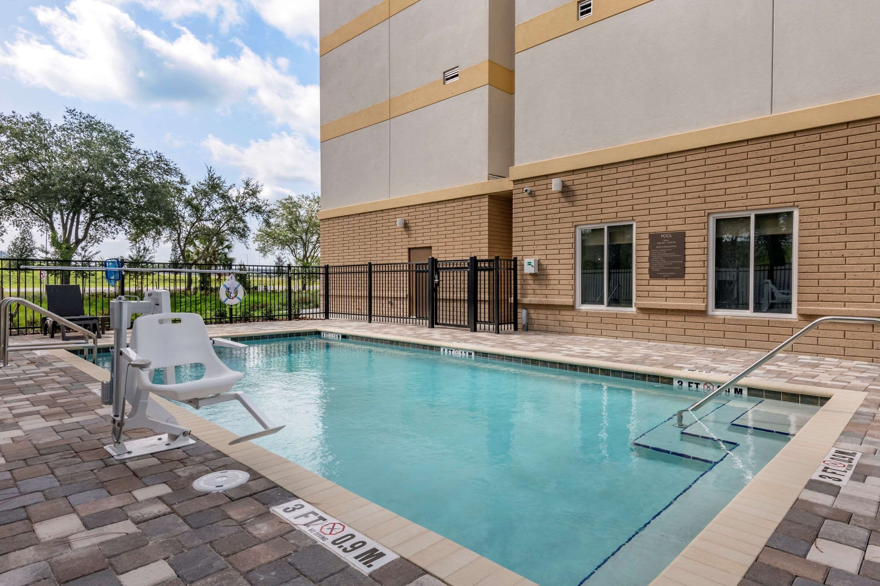 Foto - Comfort Suites Daytona Beach-Speedway