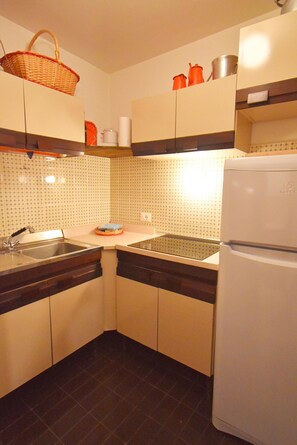 冰箱、烤箱、洗碗机、茶具/咖啡用具