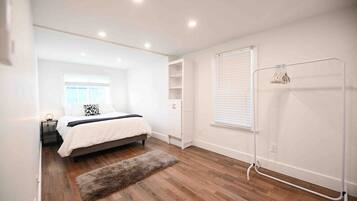 4 Schlafzimmer, Bügeleisen/Bügelbrett, WLAN, Bettwäsche