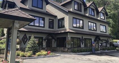 Bolton Landing - walk to town! Come visit any Season!