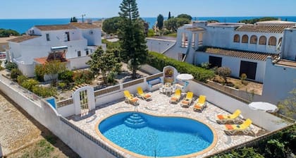 Nice 4-bedroom villa in Carvoeiro, by the sea
