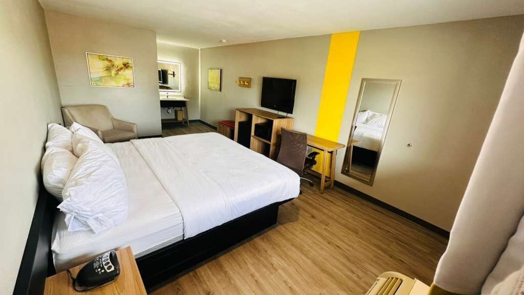 Deluxe Room, 1 King Bed