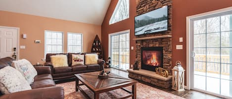 Smart TV, chimenea y videojuegos