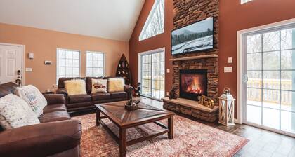 Luxury 2 Master suite with Hot Tub & Sauna