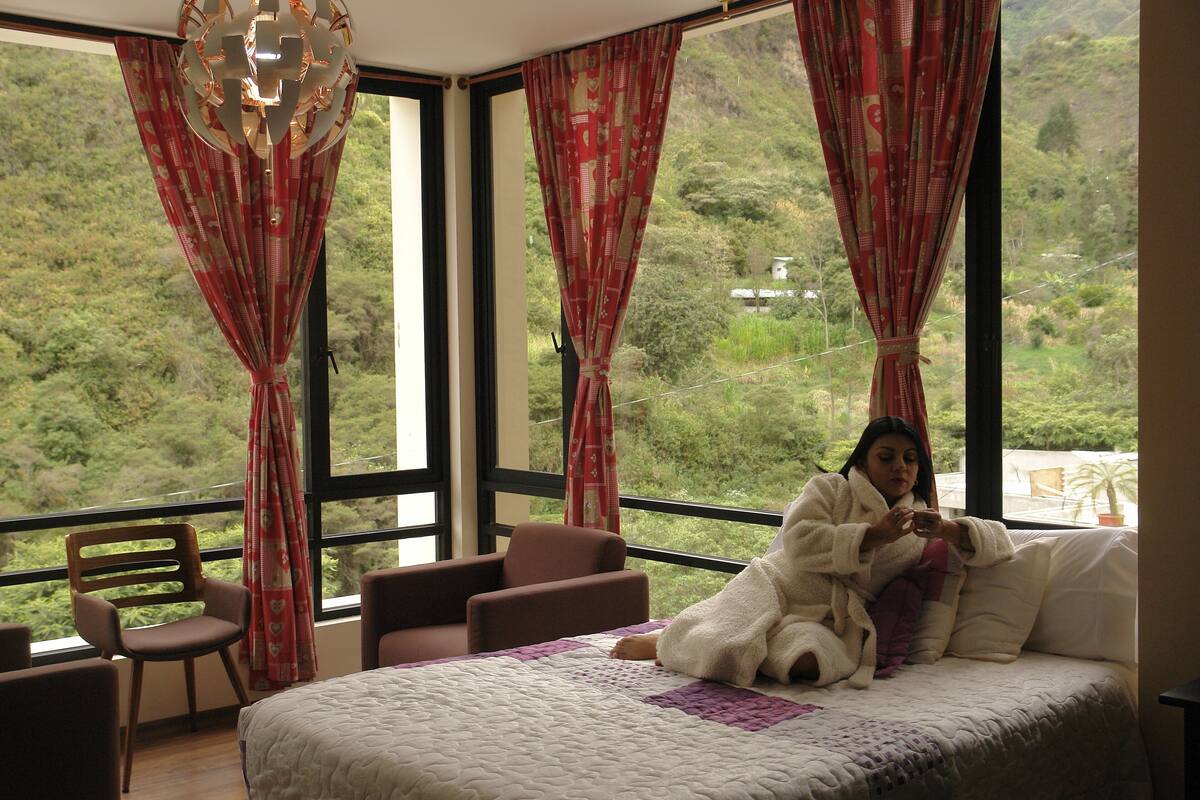 Chalet familiare, letti multipli, non fumatori, vista piscina | Con stile personalizzato, con arredamento individuale, Wi-Fi gratuito