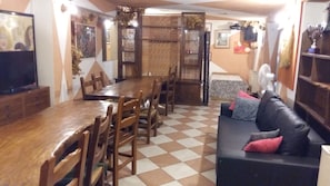 Interni