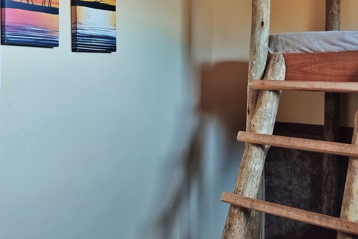Table Mountain | Decoración personalizada, muebles diferentes y wifi gratis