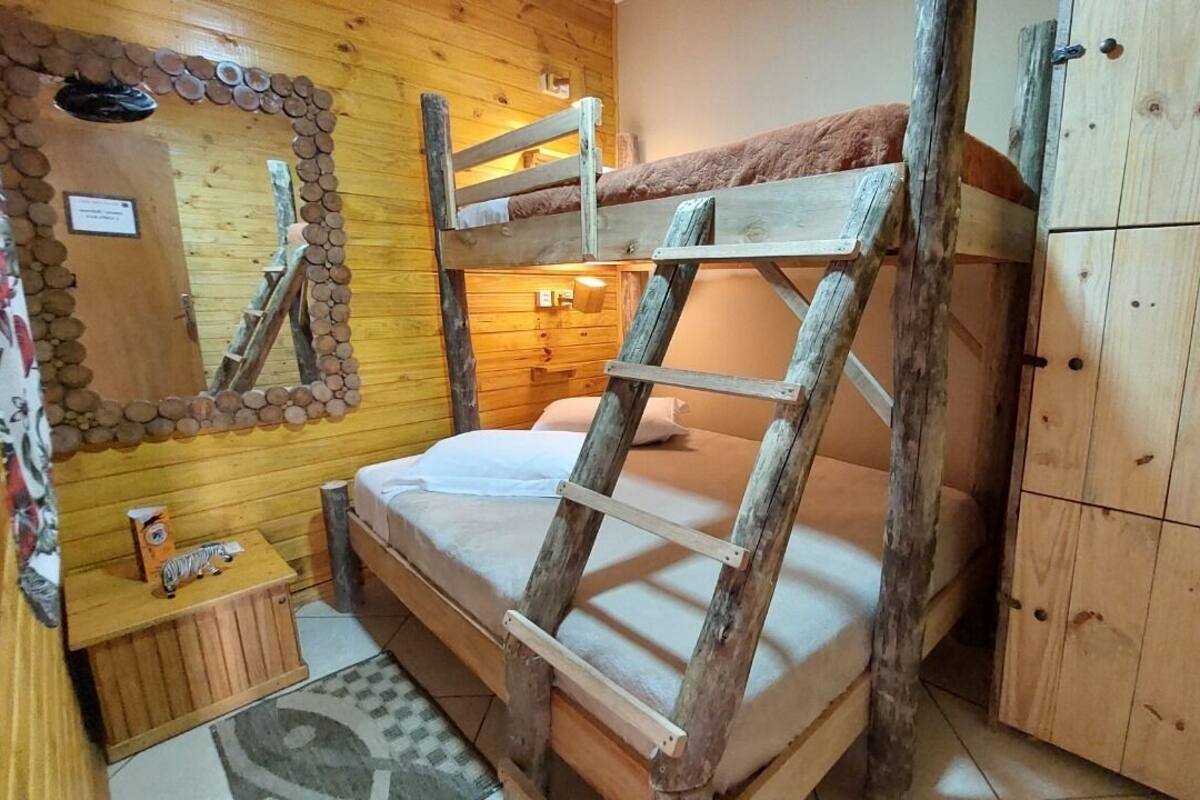 Camps Bay | WiFi (free), individually decorated, individually furnished, bed sheets