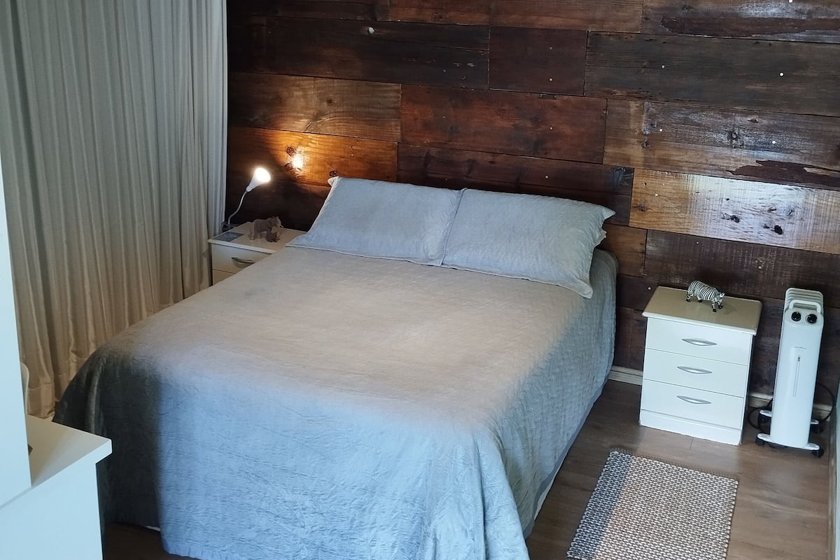 Lions Head | Individually decorated, individually furnished, free WiFi, bed sheets