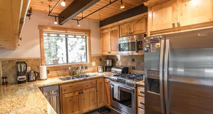 Relaxing Carnelian Bay Retreat - within walking distance to lake