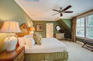 3 bedrooms, iron/ironing board, travel cot, Internet - A Fabulous Home in West Wilson - Golf Cart and Bikes Included (Bluffton)