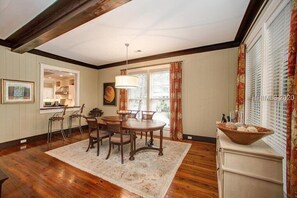 Dining - A Fabulous Home in West Wilson - Golf Cart and Bikes Included (Bluffton)