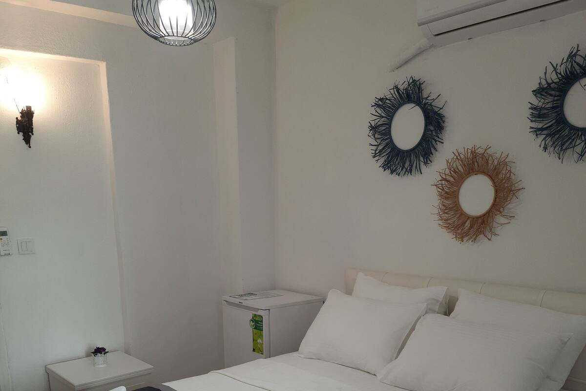 1.Kat Balkonlu Havuz Manzarali | Premium bedding, minibar, soundproofing, WiFi (free)