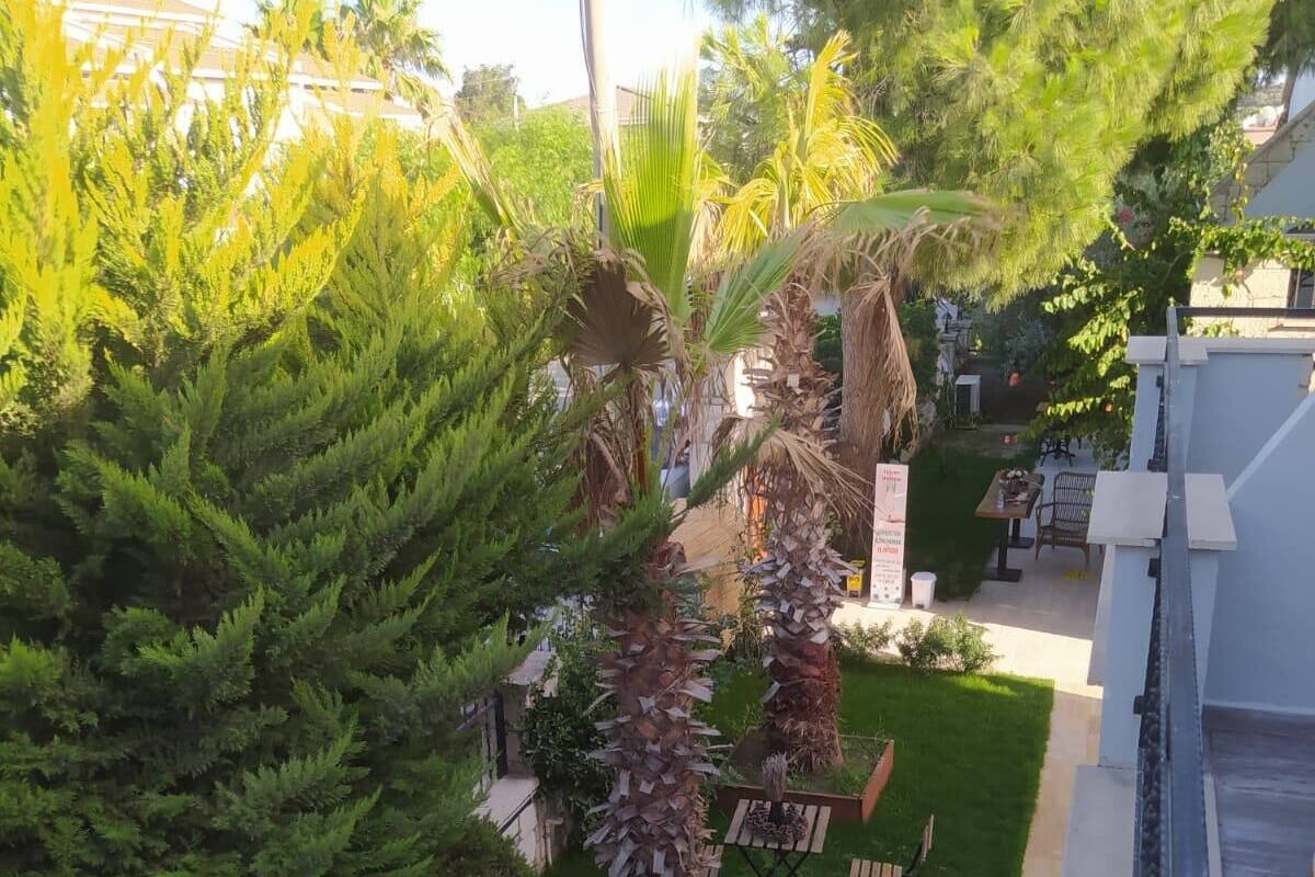 1.Kat Balkonlu Bahce Manzarali | Premium bedding, minibar, soundproofing, WiFi (free)