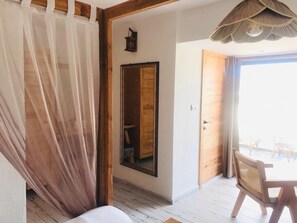 1. Kat Superior Oda Havuz Manzarali | Roupas de cama premium, frigobar, quartos à prova de som