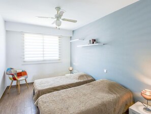 2 Schlafzimmer, Bügeleisen/Bügelbrett, kostenloses Internet
