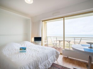 1 chambre, fer et planche à repasser, accès Internet