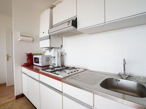 雪櫃、微波爐、焗爐、多士爐