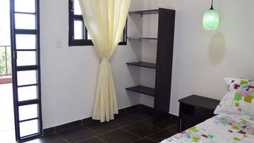 1 habitación, internet y ropa de cama