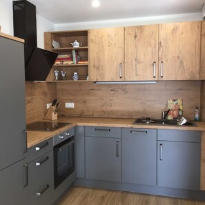 Refrigerador, horno, lavavajillas