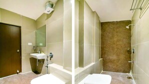 Bathroom - Hotel Kumkum Palace (Surat)