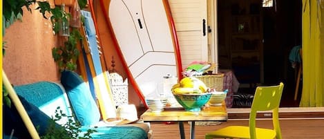 Outdoor dining