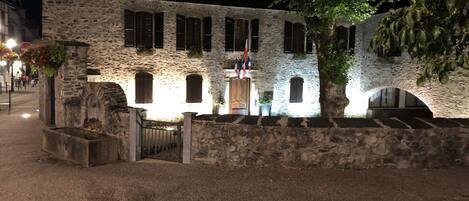 المنشأة من الخارج