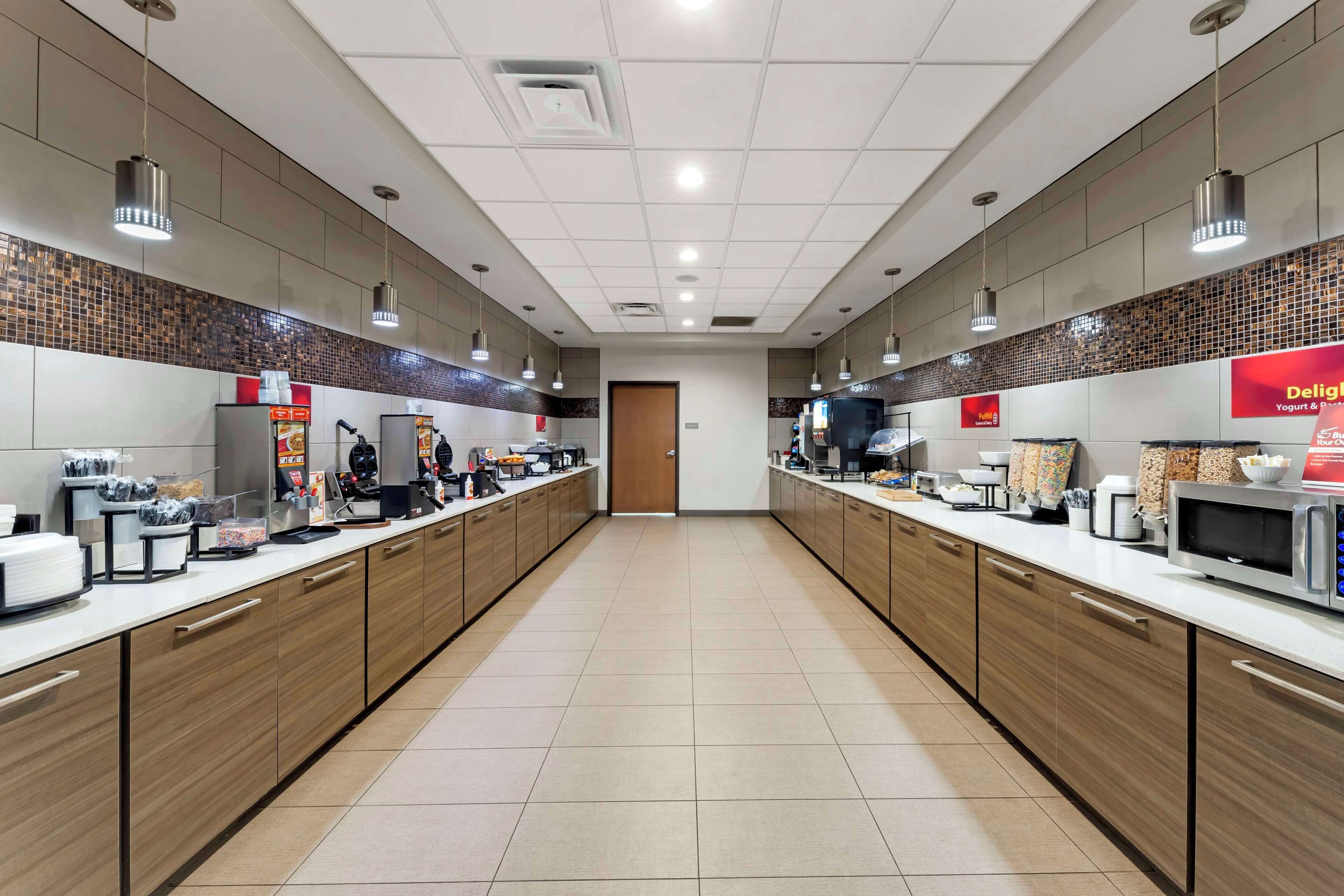 free daily full breakfast