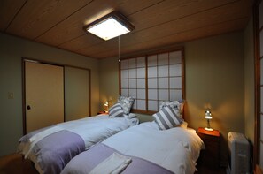 5 Schlafzimmer, Bügeleisen/Bügelbrett, kostenloses WLAN, Bettwäsche