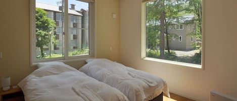 3 chambres, fer et planche à repasser, Wi-Fi gratuit, draps fournis