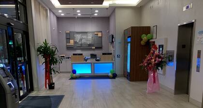 Holiday Inn Express Jamaica - JFK AirTrain - NYC by IHG