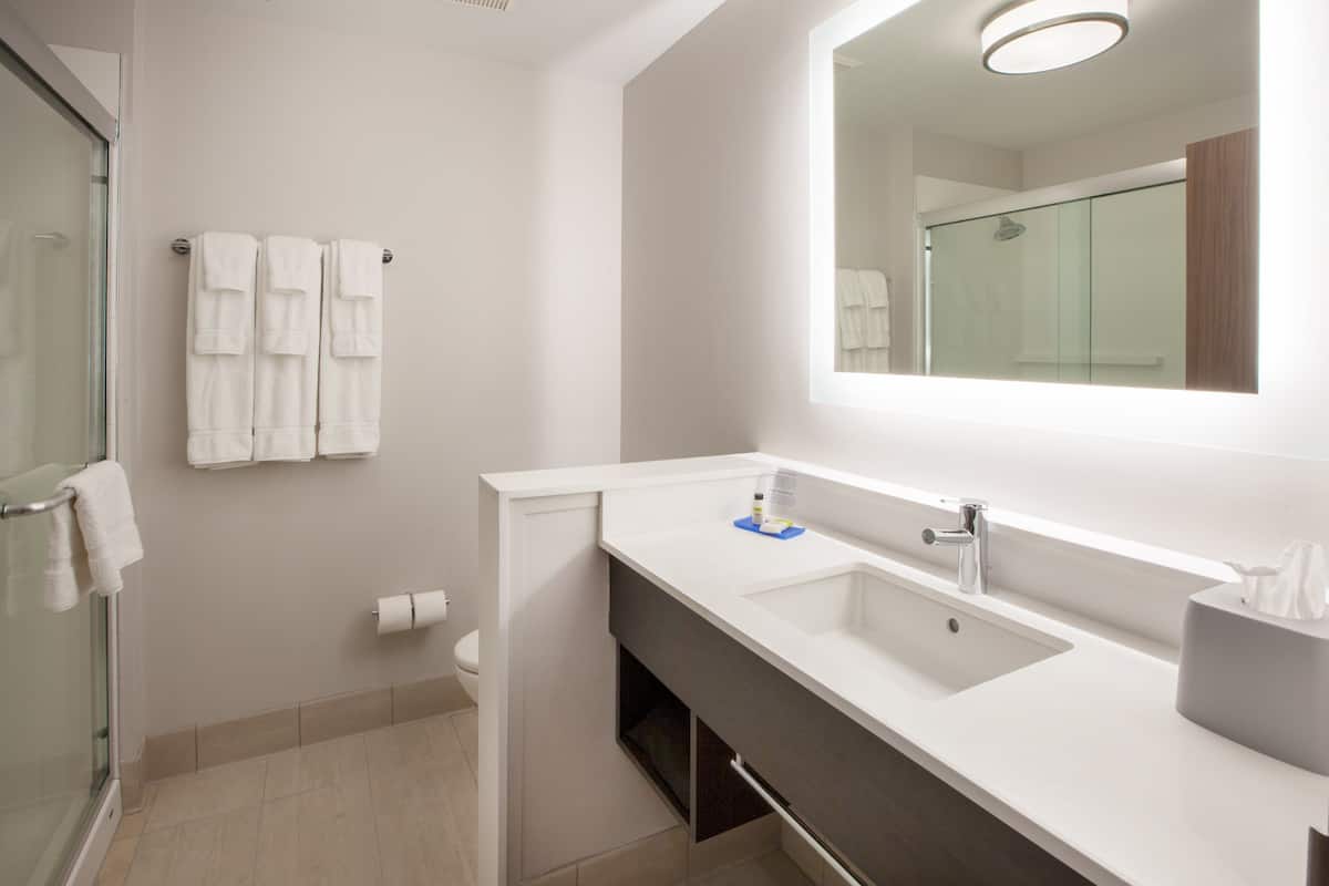 Standard Room | Free WiFi, bed sheets