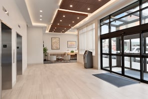 Exterior - Holiday Inn Express Jamaica - JFK AirTrain - NYC by IHG (Jamaica)