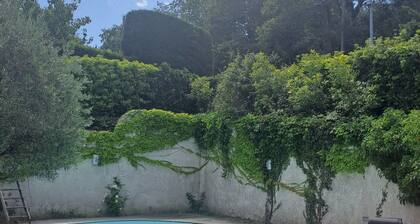 House with swimming pool, near Aix-en-Provence