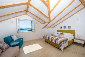 3 habitaciones, caja de seguridad en la habitación y escritorio 
