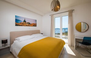 3 多间卧室、客房内保险箱、办公桌、隔音