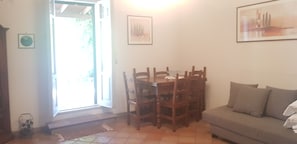 Interni