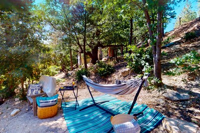 Dog-OK Retreat W/ Fireplace, Deck, Lake Access, Foosball & Ice Cream Maker