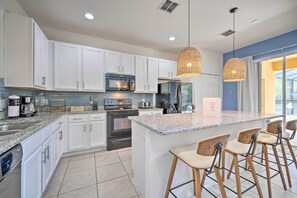 Fridge, microwave, stovetop, dishwasher