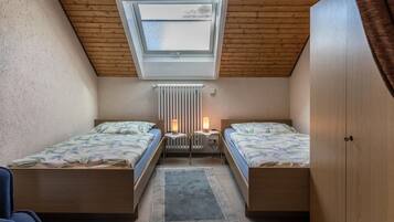 2 Schlafzimmer, Bügeleisen/Bügelbrett, kostenloses WLAN, Bettwäsche
