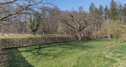 Ferienwohnung "Haus Hasenweide" in Bodenseenähe mit Balkon im Dachgeschoss
