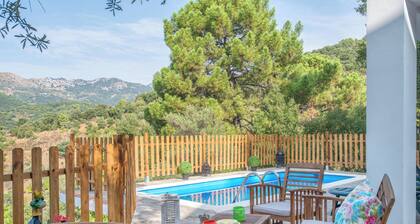 Country House "Casa Rural Monte Dios" in the Mountains with Pool and BBQ
