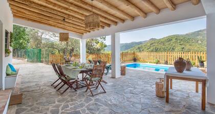 Country House "Casa Rural Monte Dios" in the Mountains with Pool and BBQ