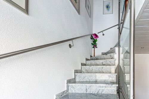 Gemütliche Dachgeschosswohnung "Haus am Mühlenbach" in schöner Lage mit WLAN, Terrasse und Garten; Parkplätze vorhanden